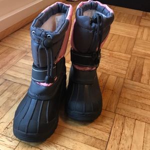 Snow boot new condition without tag